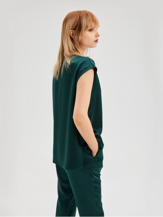 Sleeveless Round Neck Blouse