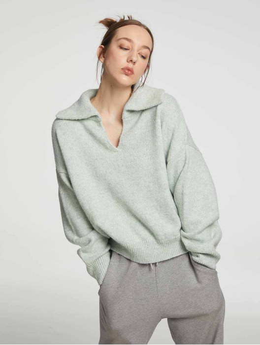 Relaxed Spread-collar Jumper